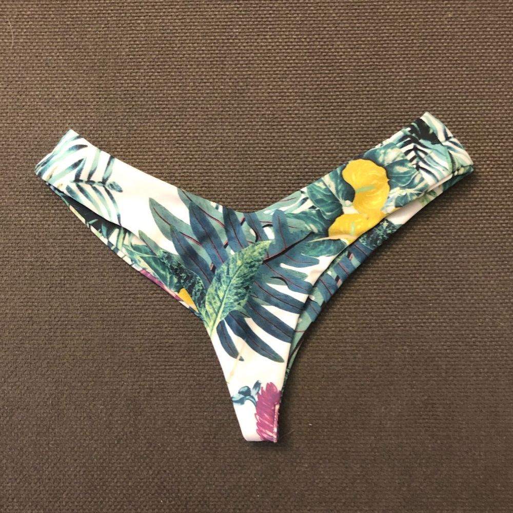 Stone fox swim tropical thong bikini bottoms